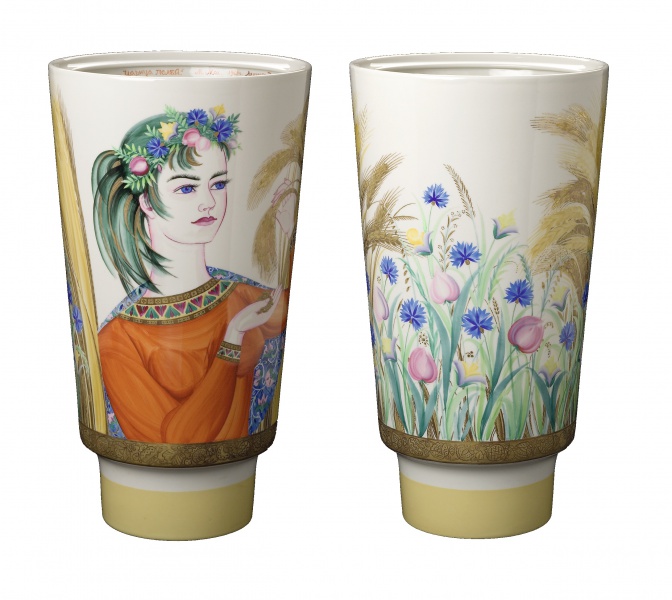 Файл:3b 2 vase queen of the fields 1973-8847.jpg